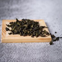 Load image into Gallery viewer, milky oolong tea leaf