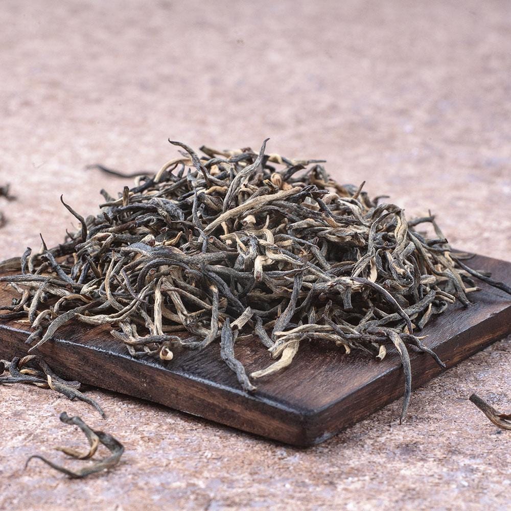 assam black tea leafs