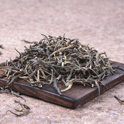 assam black tea leafs